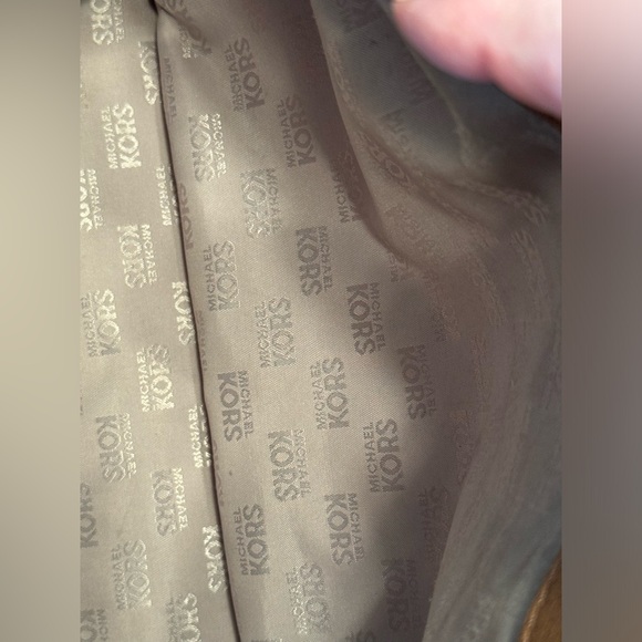 Michael Kors Hamilton Brown Large Leather Shoulder Handbag Retail $345.00 - Picture 9 of 11